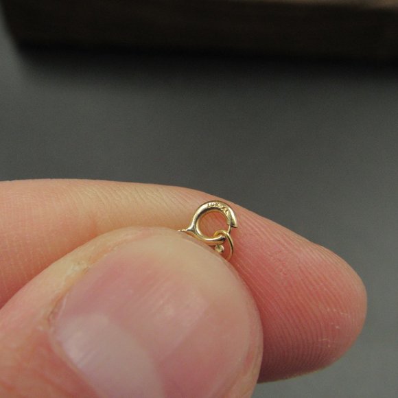 18" 10K Gold Round Blue Topaz & Diamond Necklace - Picture 4 of 6